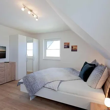 Neu! Ferienhaeuser - *